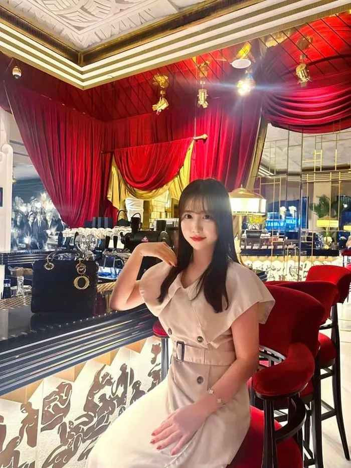 Tiết lộ về lý do theo ngành Sư phạm, Sao Mai cho biết nguyên nhân chính là bởi truyền thống của gia đình khi mẹ của cô hiện cũng là một giảng viên đại học