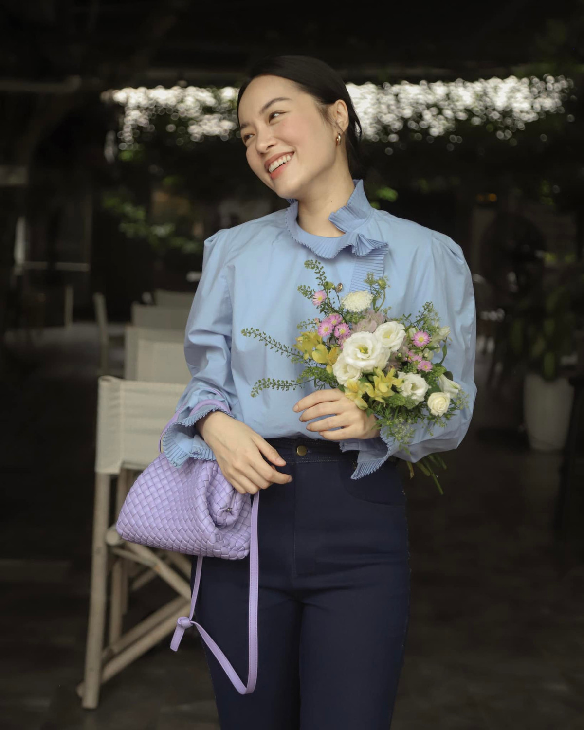 Ngoài sáng tạo nội dung trên MXH, Hà Trúc còn có công việc kinh doanh riêng. Do vậy, cô nàng hoàn toàn độc lập kinh tế, không dựa dẫm vào bạn trai. Trước tuổi 24, nữ blogger đã sở hữu một công ty và vài căn nhà. Điều này được cô nàng chia sẻ công khai trên mạng xã hội khiến nhiều người trầm trồ.