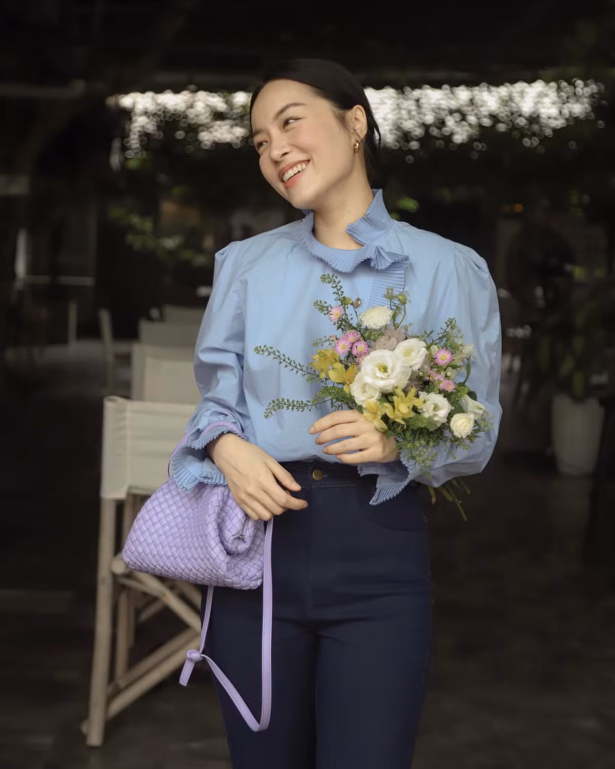 Ngoài sáng tạo nội dung trên MXH, Hà Trúc còn có công việc kinh doanh riêng. Do vậy, cô nàng hoàn toàn độc lập kinh tế, không dựa dẫm vào bạn trai. Trước tuổi 24, nữ blogger đã sở hữu một công ty và vài căn nhà. Điều này được cô nàng chia sẻ công khai trên mạng xã hội khiến nhiều người trầm trồ.