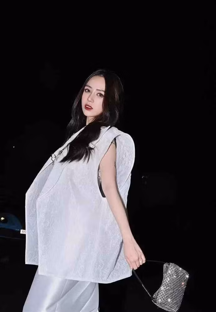 Joyce Phạm không giấu giếm chuyện nâng mũi.