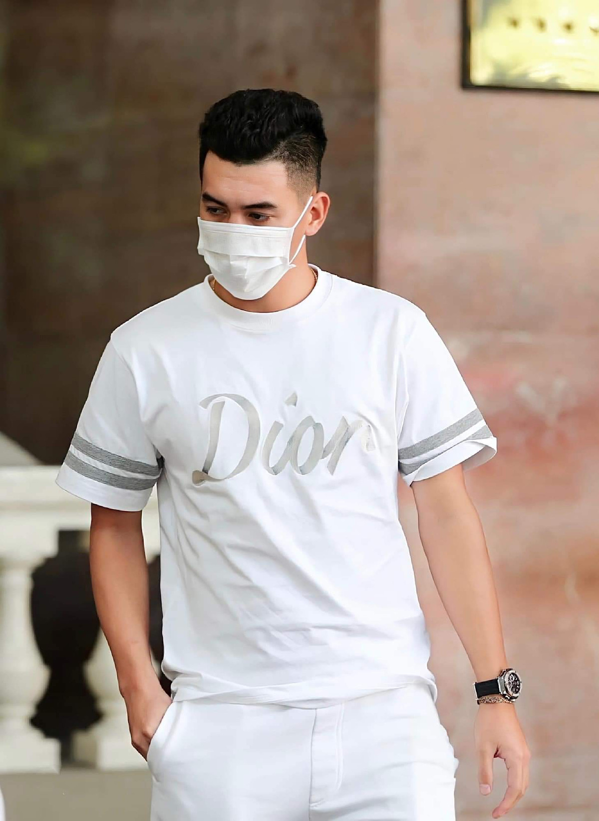 Thậm chí, không ít cầu thủ nổi tiếng như Tuấn Anh, Tiến Linh... bất ngờ bị cư dân mạng "réo tên" xoay quanh sự việc MC Thu Hà "tố" bị cầu thủ nổi tiếng "gạ tình".