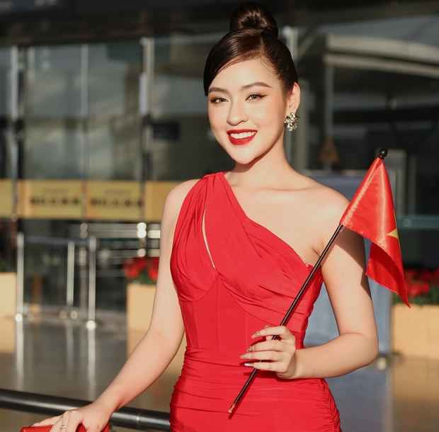 Mới đây, một clip của Trần Thanh Tâm đã trở thành chủ đề bàn luận của netizen bởi phát âm tiếng Anh của chính chủ.