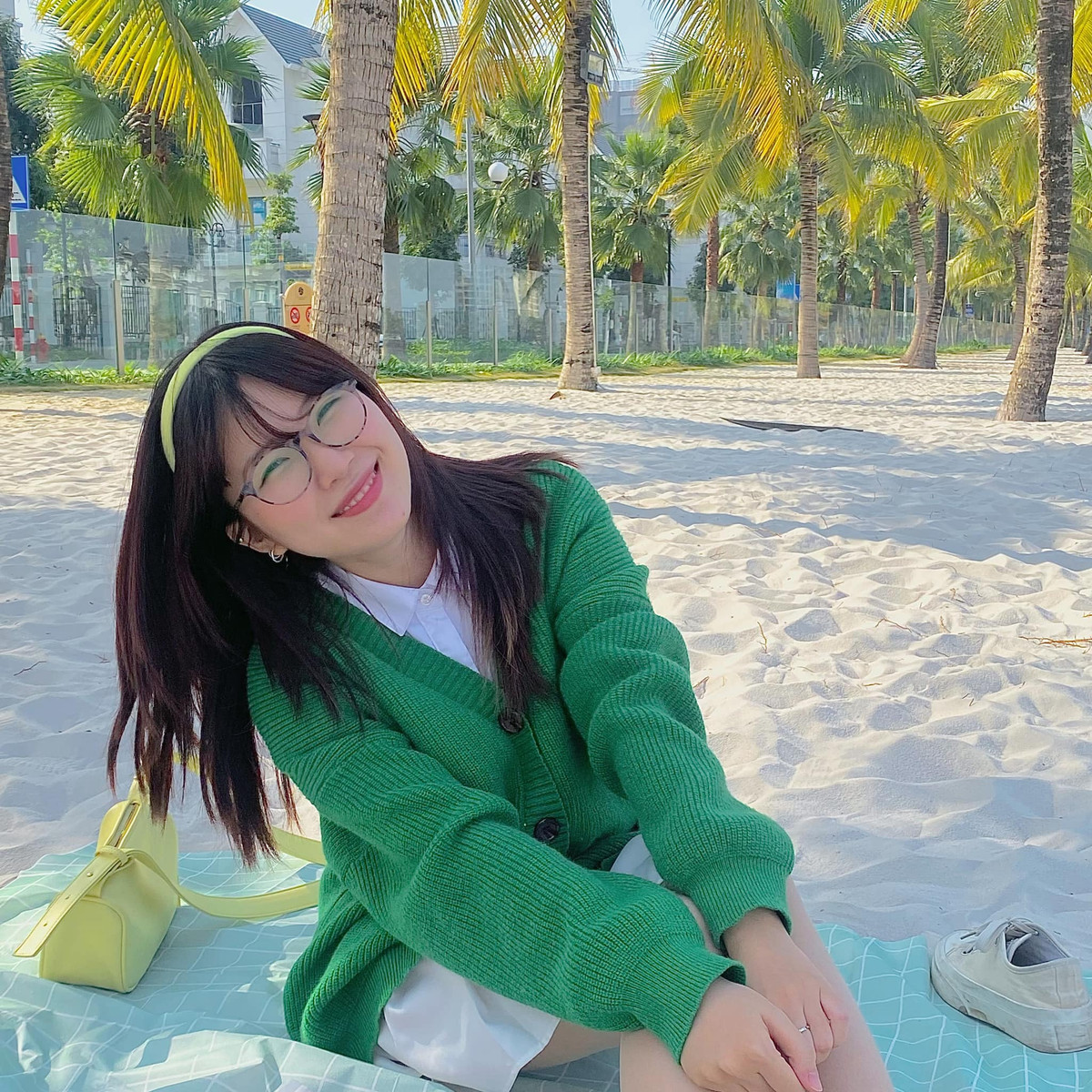 Trong khoảng thời gian bắt đầu tiếp xúc với nghề mới, Quỳnh gặp phải khá nhiều khó khăn, nhất là trong việc cân bằng thời gian giữa học tập và làm nội dung.