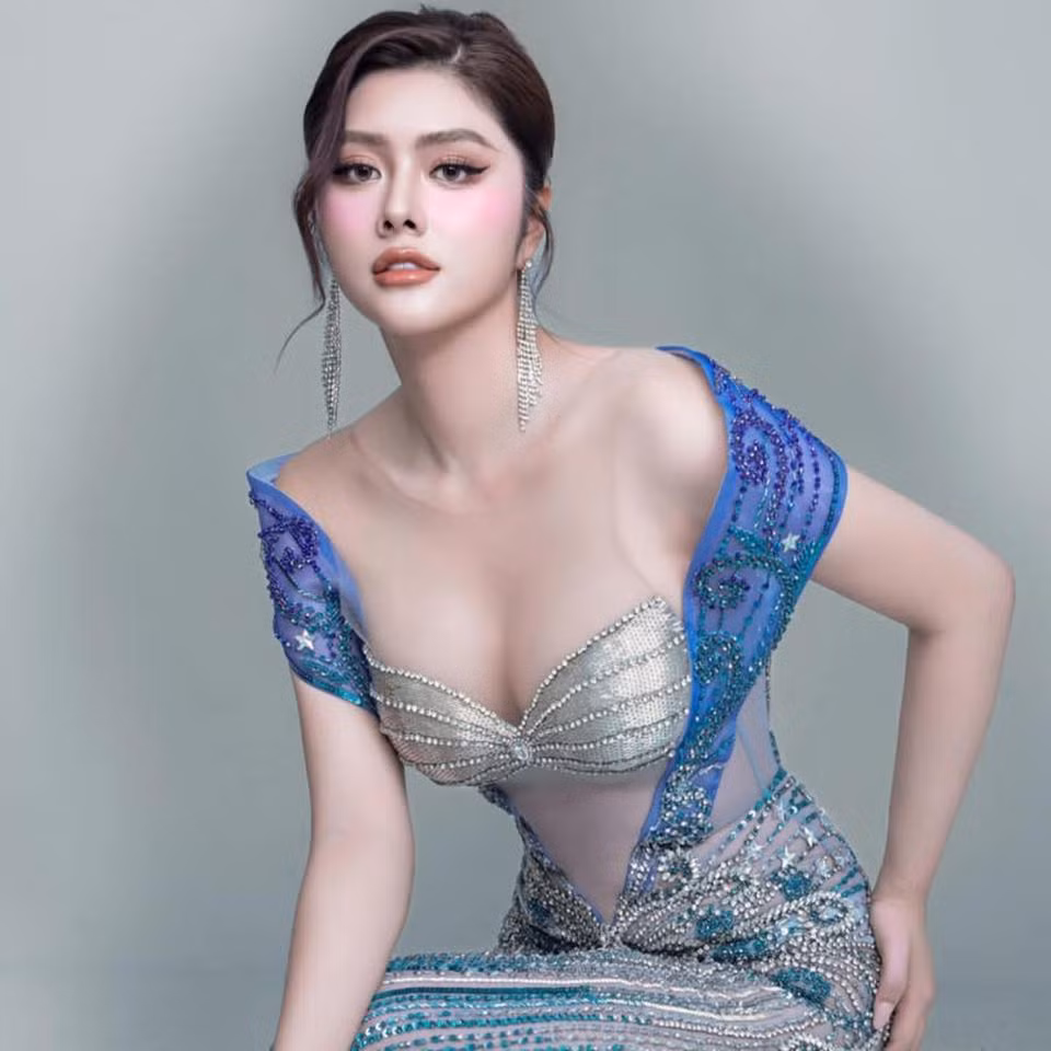 Huỳnh Tiên sinh năm 1995, sở hữu chiều cao khủng 1,84m và một gương mặt khả ái.