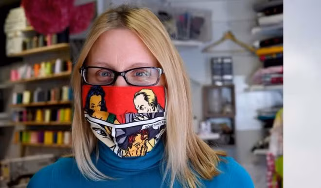 Trong thời điểm dịch Covid-19 đang có những diễn biến khó lường, những chiếc khẩu trang là vật bất ly thân của nhiều người. Mới đây, NTK thời trang người Croatia có tên Zoran Aragovic khiến nhiều người thích thú khi cho ra mắt bộ sưu tầm khẩu trang độc đáo.