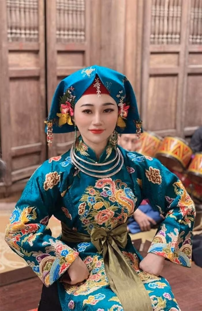 Nhiều người hỏi nhau, do đâu mà 4 chữ này đùng một cái trở thành hot trend khiến bao người”đu” theo như vậy.