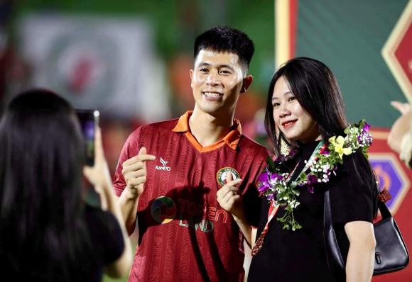 Dưới bài đăng, rất nhiều người bày tỏ ngưỡng mộ khi Trang "Heo" có được anh chồng quá tâm lý và chiều vợ.