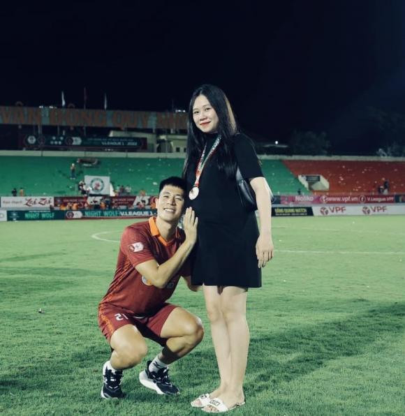 Về phía con cặp cặp đôi, mới hơn 1 tháng tuổi nhưng em được nhận xét đáng yêu, là bản sao hoàn hảo của bố.