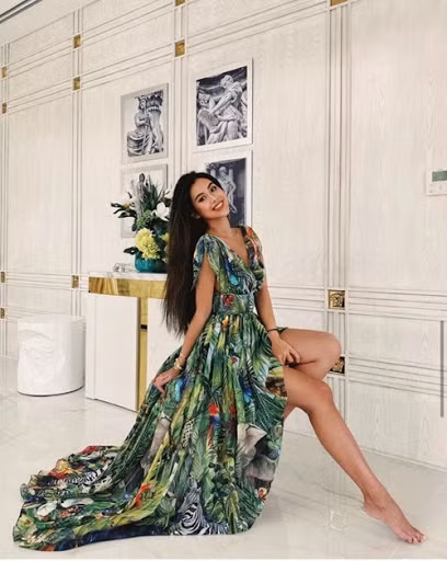 Tiên Nguyễn là một trong những rich kid Việt đình đám hiện nay. Cô nàng chính là con gái rượu của “ông vua hàng hiệu” Johnathan Hạnh Nguyễn và diễn viên Thủy Tiên.