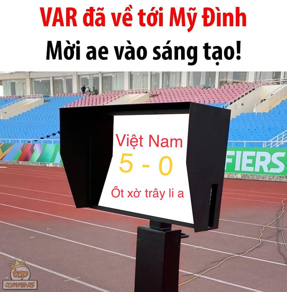 Khi công nghệ VAR vào cuộc với vai trò là một "linh vật" dự đoán.