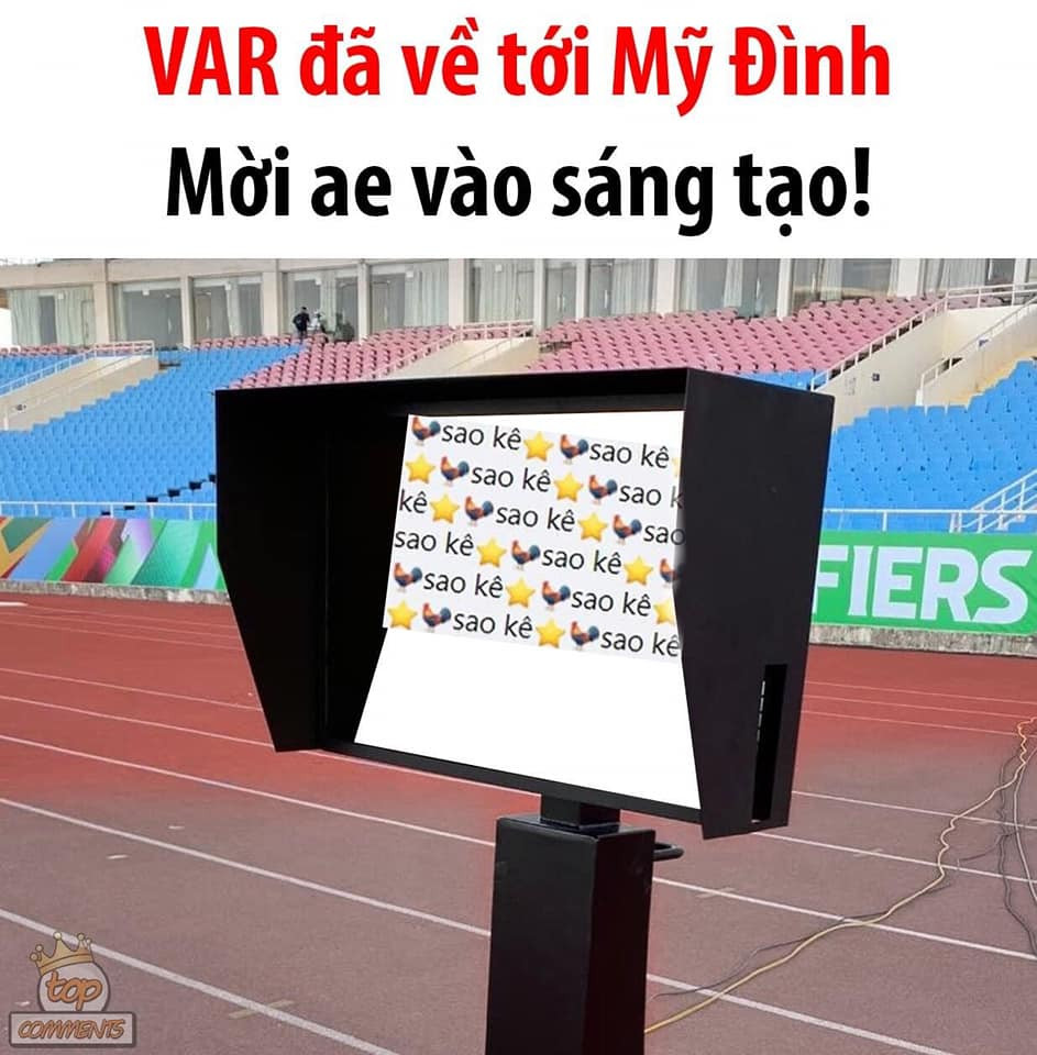 Màn hình công nghệ VAR được chuyển đổi công năng sử dụng để xem "sao kê".