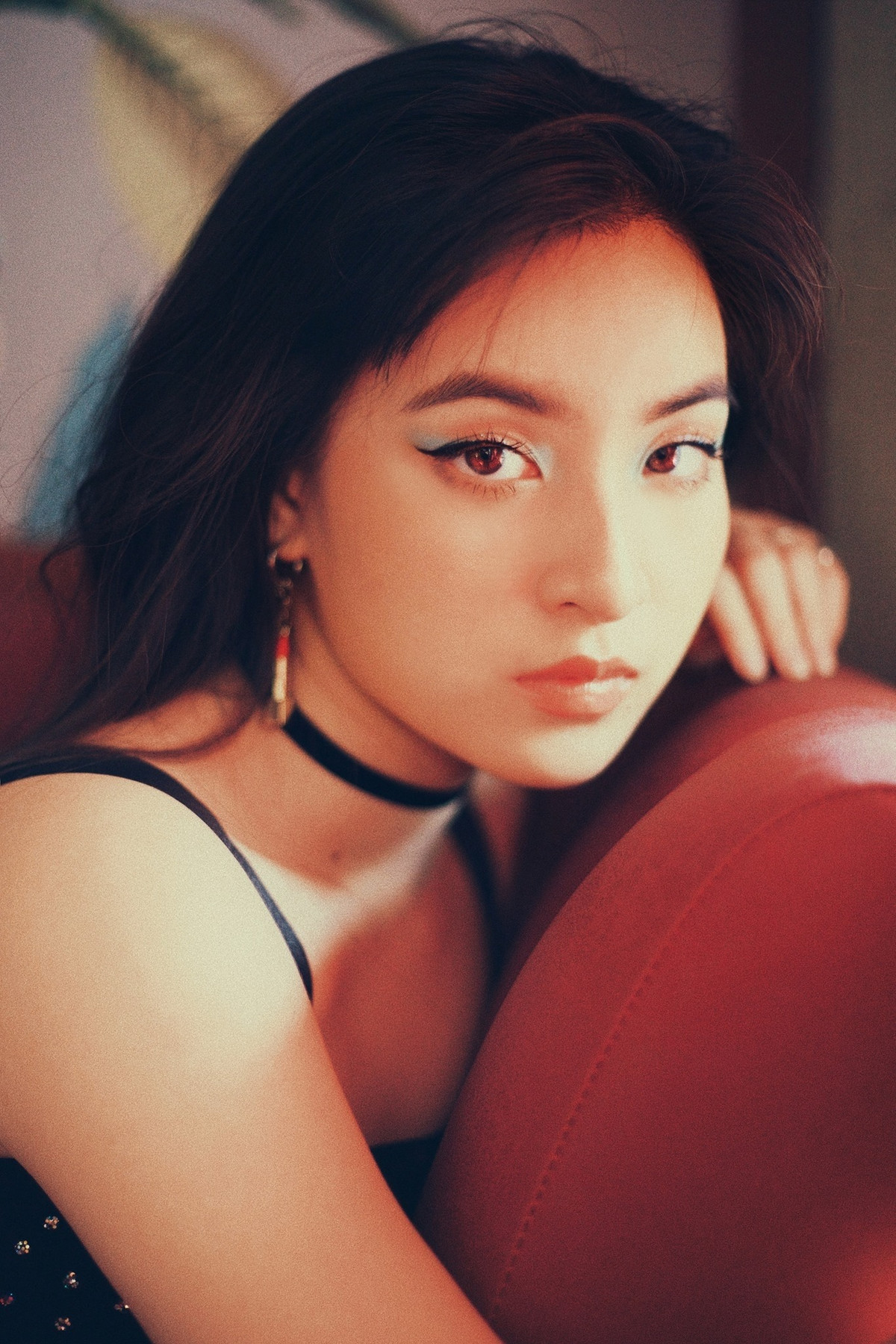 Sau khi bộ phim điện ảnh Mắt Biếc được công chiếu, "cô giáo Hồng" Nguyễn Lâm Thảo Tâm đã thu hút sự quan tâm, yêu thích của đông đảo khán giả trẻ. Trước đó, cô nàng từng "gây bão" với danh xưng "hot girl IELTS 8.5" khi vừa có vẻ ngoài xinh xắn, vừa sở hữu thành tích học tập đáng ngưỡng mộ.