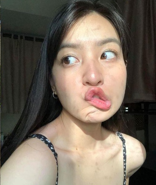 Bên cạnh những comment "đầy muối", Thảo Tâm cũng không ngần ngại khoe mặt mộc cùng loạt biểu cảm vui nhộn đủ để tạo thành cả một bộ sưu tập meme.