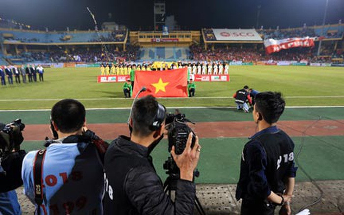 Ban quyen truyen hinh V-League gia bao nhieu?