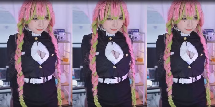 Trong phiên livestream mới nhất, cô nàng streamer có tên Nayako Seongeo bất ngờ lựa chọn tuyến nội dung cosplay mô phỏng theo bộ manga nổi tiếng Demon Slayer Blade.