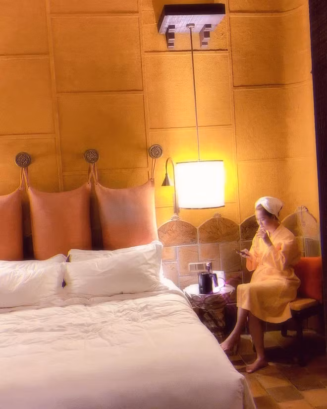 Thúy Kiều từng nhiều lần khiến dân tình xuýt xoa khi check-in trên siêu xe, du thuyền.