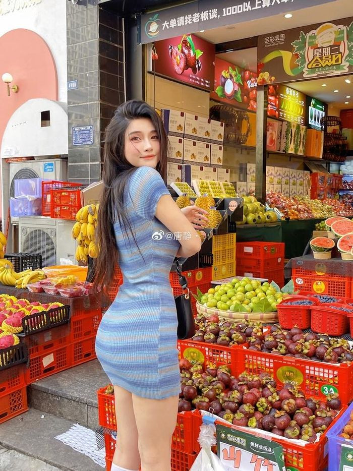 Hot girl Trung Quốc này có đến từ Vân Nam. Cô có biệt danh là Tang Jing. Cô là người mẫu ảnh.