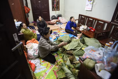 Nguoi dan Ha Noi vui thu trong banh chung cho troi sang