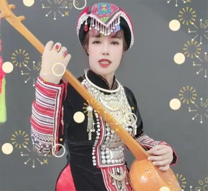 Nhiều netizen nhận xét làn da của Thu Sao căng mịn, mướt mắt.