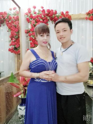 Nguyên nhân do những hình ảnh trong buổi livestream của cô Thu Sao và chồng trẻ, khuôn mặt của Thu Sao vẫn không có nhiều khác biệt so với trước. Tuy không quá "đứng tuổi" nhưng nhan sắc của cô đã có dấu hiệu của thời gian, không phải trẻ trung, mơn mởn như hình ảnh đăng trên mạng.