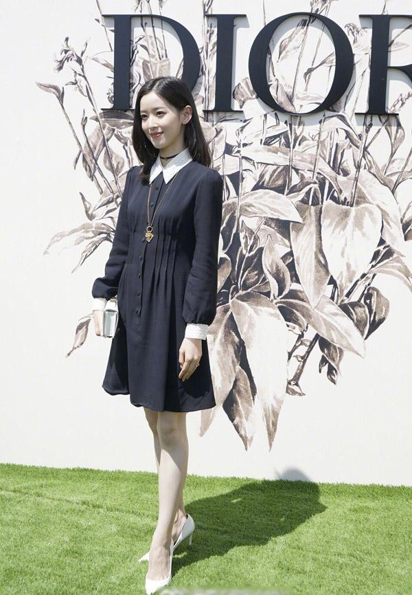 Ở tuổi 31, mặc dù không hoạt động trong làng giải trí nhưng "hot girl trà sữa" ngày nào vẫn luôn nhận được sự quan tâm của đông đảo cư dân mạng.