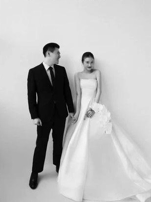 Salim (tên thật Hoàng Kim Ngân) không phải cái tên xa lạ với giới trẻ Việt. Cô là một trong những hot girl nổi tiếng Hà thành.