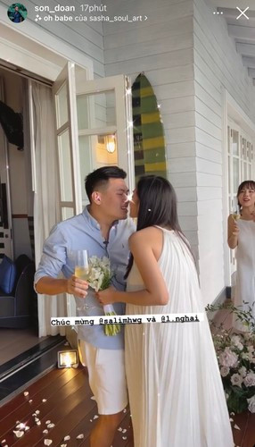 Ngày 7/12 vừa qua, Salim bất ngờ được bạn trai thiếu gia bí mật cầu hôn lãng mạn tại một resort sang chảnh ở Đà Nẵng. Lúc này, hot girl đã vướng nghi án mang thai bởi xuất hiện với chiếc bụng lùm lùm.