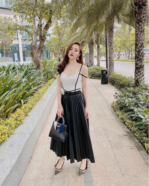 Được biết, Nhã Tiên học chơi golf ở Ecopark và người thầy của hot girl là giáo viên PGA HLV trưởng của EPGA golf.