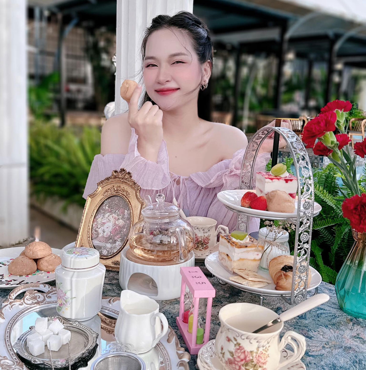 Hồ Quyên sở hữu gương mặt ưa nhìn, làn da trắng không tỳ vết cùng vóc dáng thon gọn.