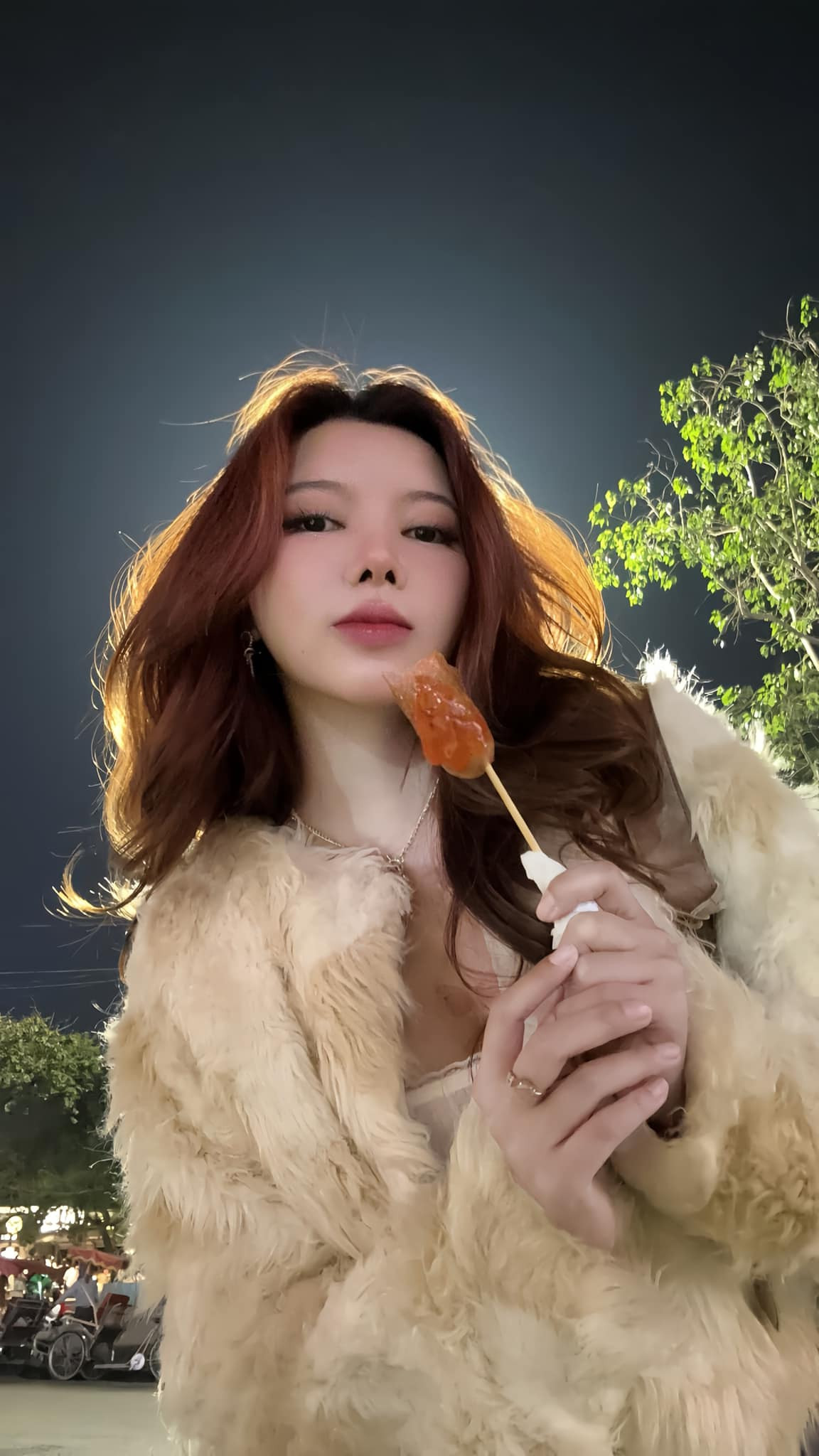 Rất nhiều fan của Ohsusu đã bày tỏ niềm vui mừng và chúc mừng cô nàng vì chuyện này.