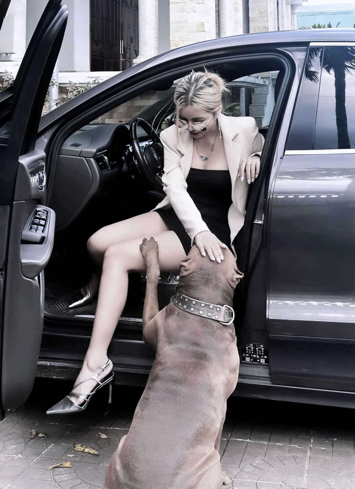 Dựa vào những gì cô nàng đăng tải, có thể thấy được rằng, bạn trai Ohsusu là thiếu gia giàu có. Anh chàng thường xuyên dẫn cô nàng đi ăn uống ở những địa điểm sang chảnh.