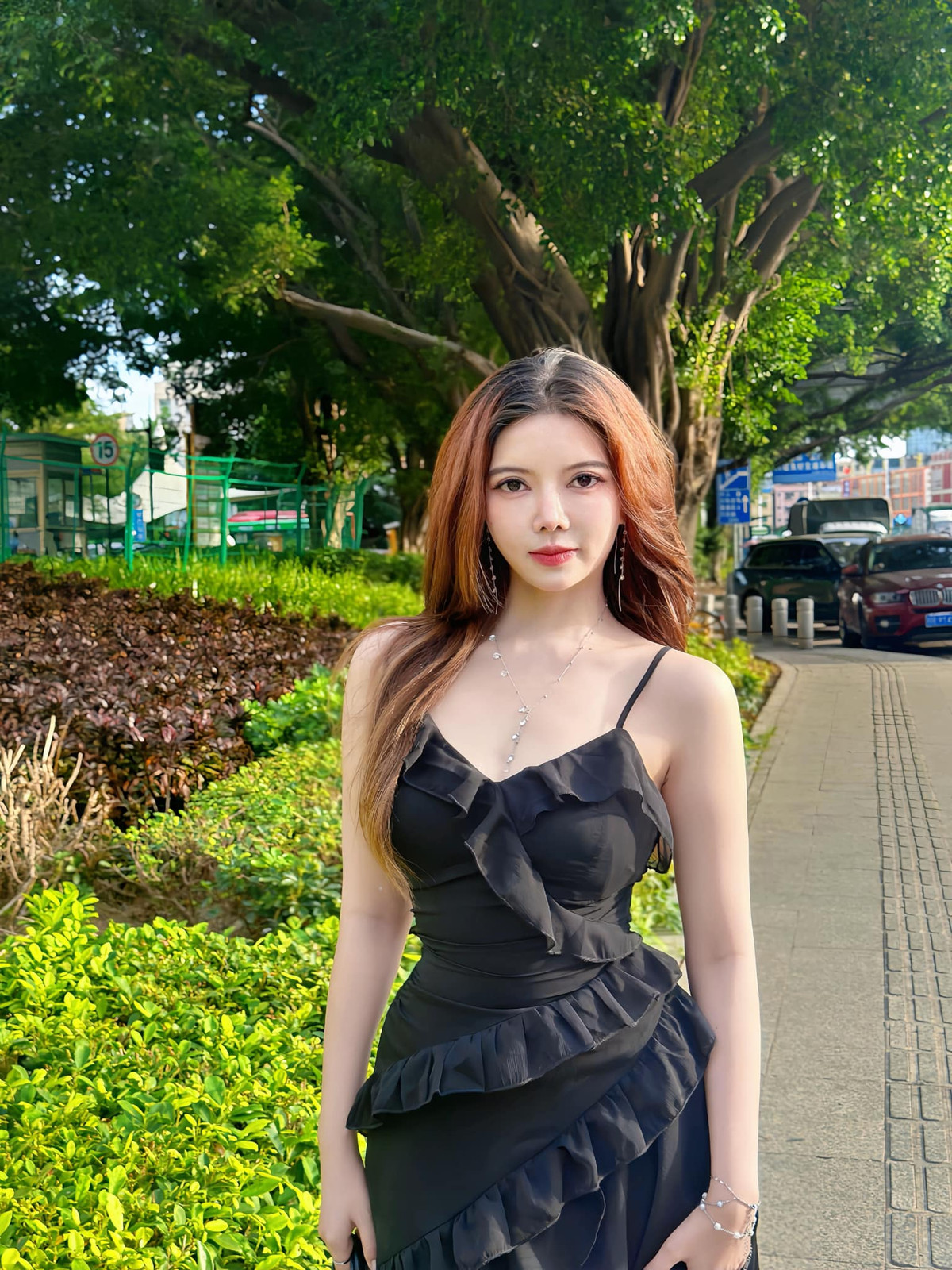 Tâm sự trong những ngày cuối năm cận kề, Ohsusu bày tỏ niềm bồi hồi nhưng không kém phần lo lắng: "Sắp được về nhà ýe ýe. Áp lực độc thân của chúng ta tới rồi" - cô viết.