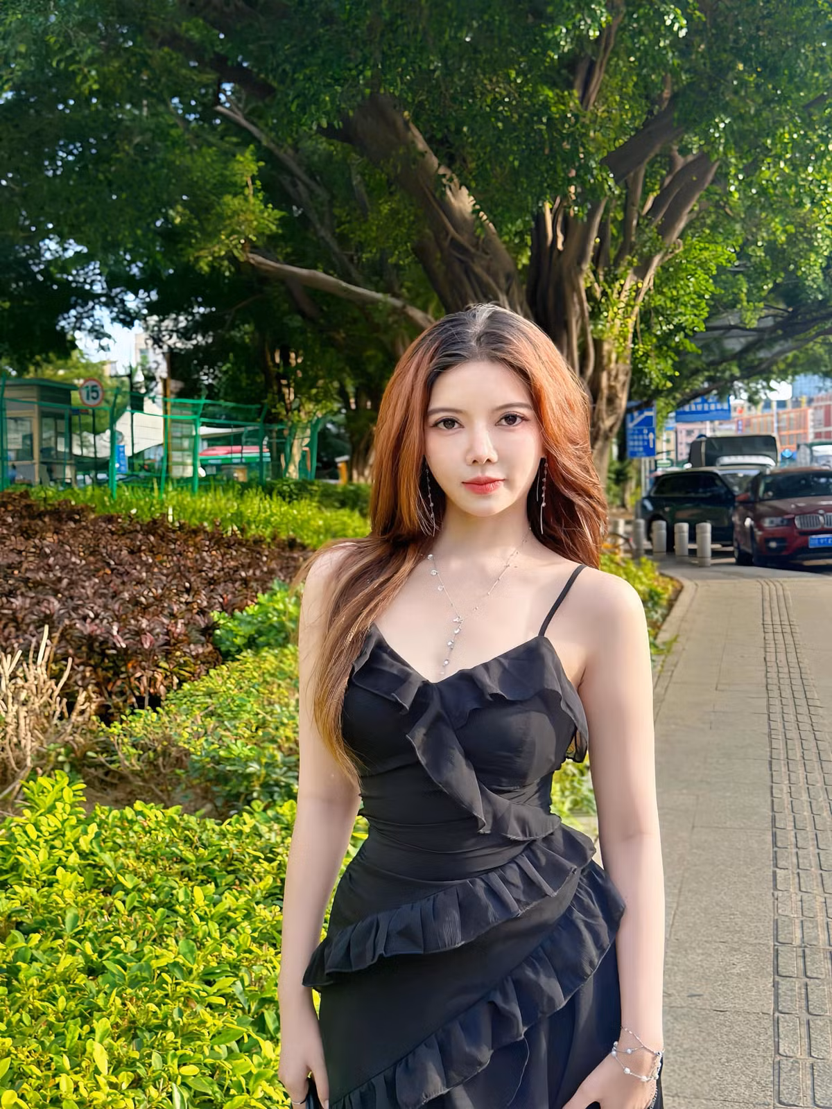 Tâm sự trong những ngày cuối năm cận kề, Ohsusu bày tỏ niềm bồi hồi nhưng không kém phần lo lắng: "Sắp được về nhà ýe ýe. Áp lực độc thân của chúng ta tới rồi" - cô viết.