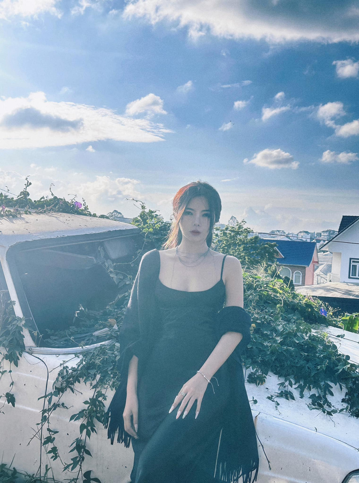 Ohsusu còn luôn biết cách tạo sức hút của riêng mình, thể hiện trong nội dung cô nàng sản xuất trên các nền tảng mạng xã hội.