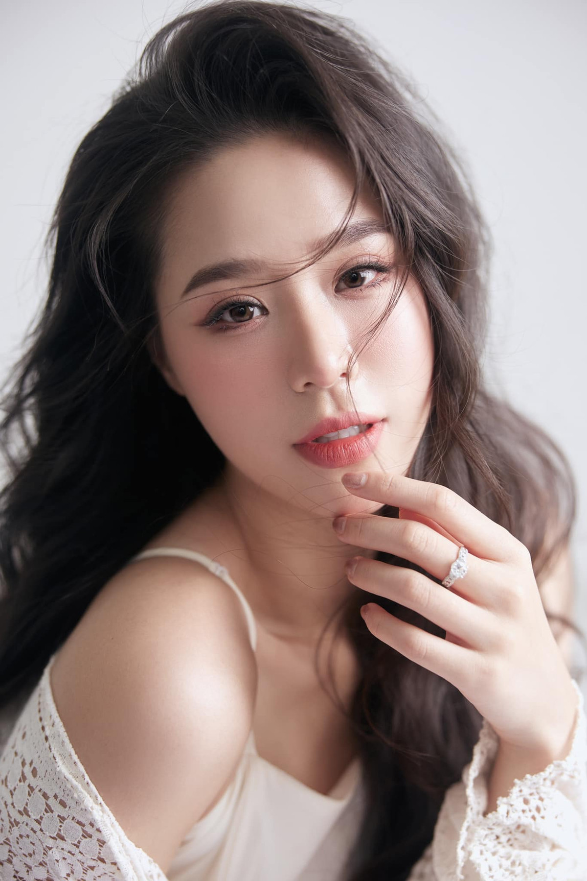 Hiện tại, Bảo Châu được nhận xét ngày càng xinh đẹp, quyến rũ hơn thời điểm đi thi hoa hậu.