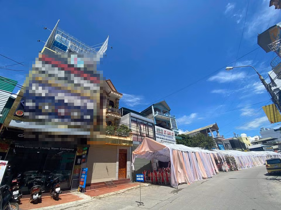 Khach dat 150 mam co cuoi 