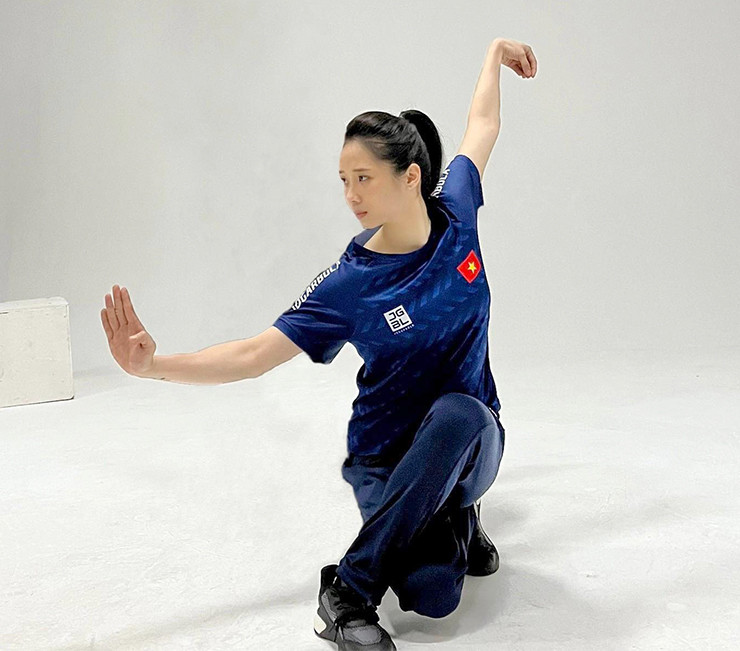 Diem mat loat hot girl doan the thao Viet Nam tai SEA Games 32