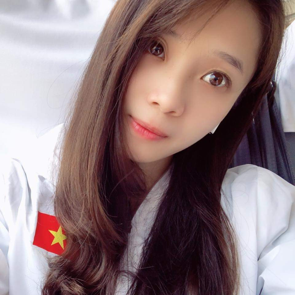 Ngoài tài năng đáng khâm phục, hot girl của đoàn thể thao Việt Nam còn được yêu mến bởi cá tính thân thiện và quan tâm đến người xung quanh.