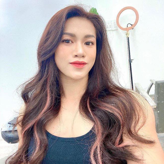 Tại thời điểm đó, bức ảnh của cô cũng gây xôn xao mạng xã hội và Ny Ny đọc được rất nhiều bình luận thích thú của cộng đồng mạng.