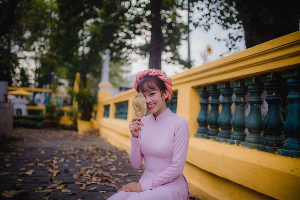 "Trước khi vẽ, mình phải xác định sắp vẽ về gì. Sau khi có câu chuyện, mình sẽ bắt đầu thực hiện. Mình thường chọn chỗ tĩnh lặng để âm thanh không bị nhiễu. Về phần quay dựng và thu âm cho video, mình cố gắng tận dụng tối đa các chức năng của điện thoại", Thuỷ Tiên chia sẻ.