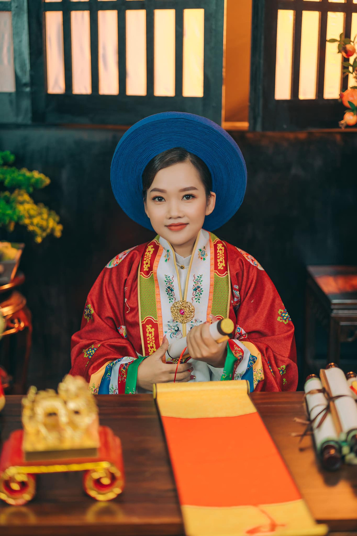 Thuỷ tham khảo nhiều tài liệu để phối màu cho nhân vật được đẹp và đúng với bối cảnh lịch sử nhất. Tuy nhiên, việc nghiên cứu, tổng hợp và kiểm chứng thông tin khiến cô mất mất khá nhiều thời gian bởi có những giai đoạn lịch sử trước đây hiện nay còn sót lại rất ít tư liệu.