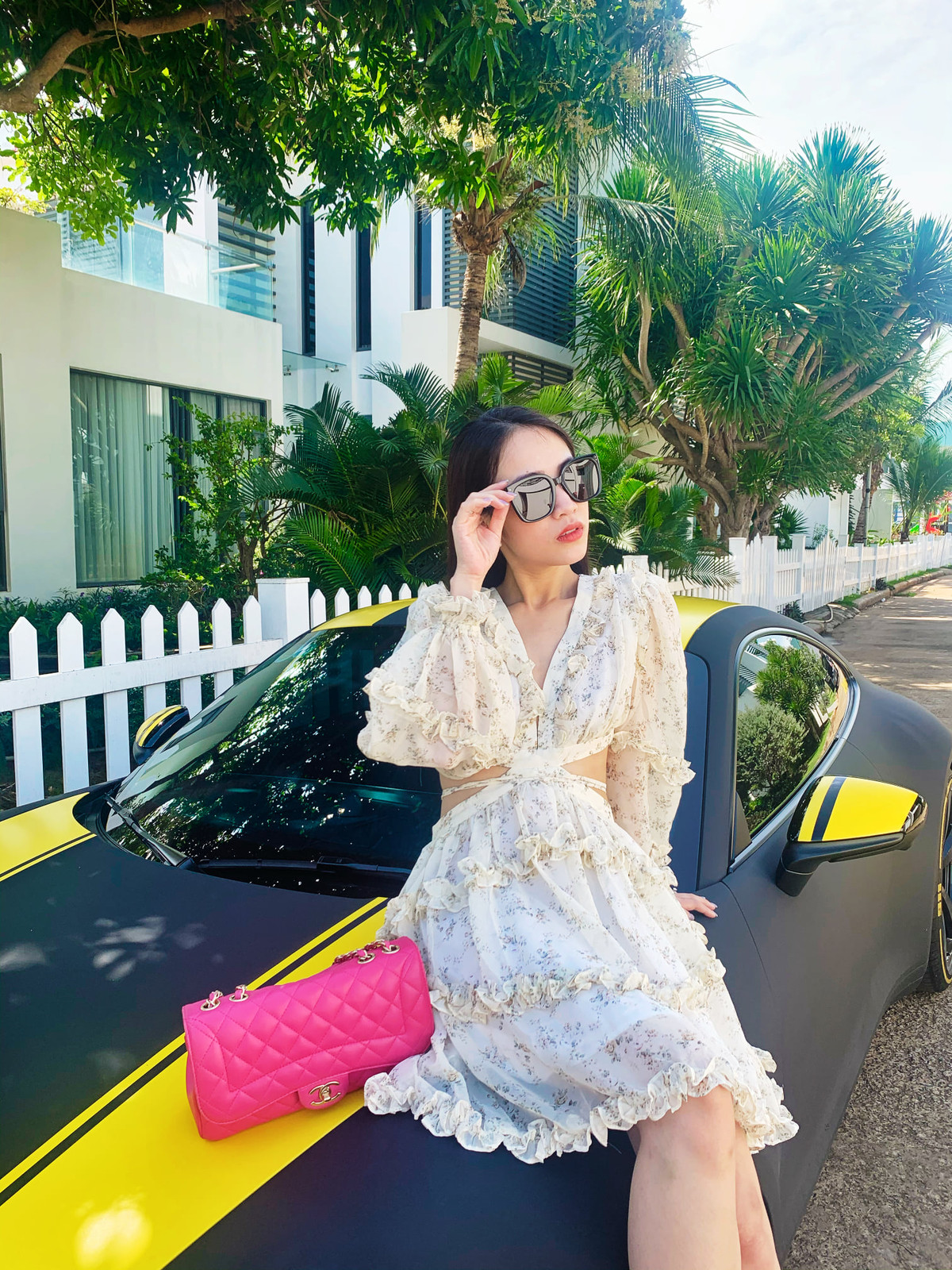 Nhiều netizen đã để lại không ít bình luận bên dưới hình ảnh mà Joyce Phạm điển hình như: "Chị Joyce mới độ... ạ".