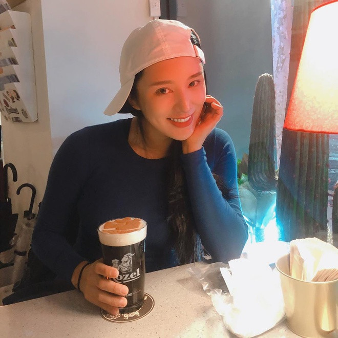 Trên trang cá nhân của mình, Areum Jung chủ yếu chia sẻ những hình ảnh trong phòng tập.