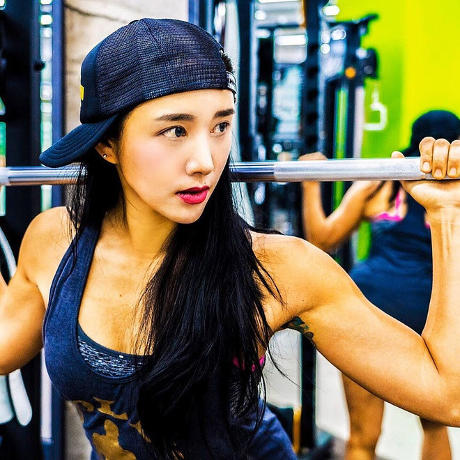 Areum Jung là cái tên nổi tiếng trên mạng xã hội. Cô được biết đến với tư cách là nữ gymer Hàn Quốc có gương mặt xinh đẹp và thân hình khỏi phải bàn cãi.