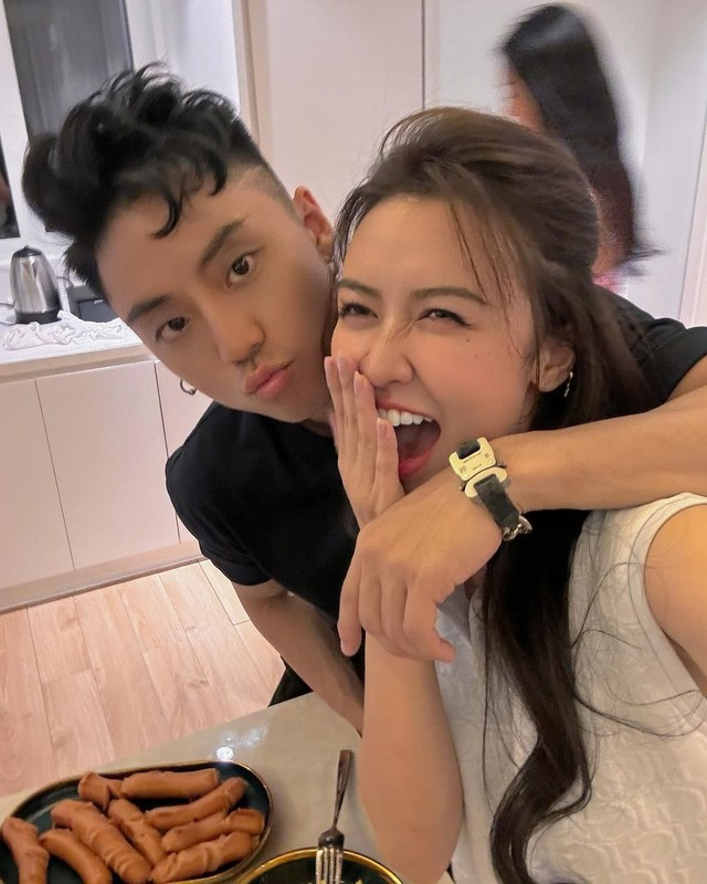 Sau đó, Quyên Qui cũng tiết lộ sẽ cho bản thân xoã mấy hôm vì tâm trạng không tốt.