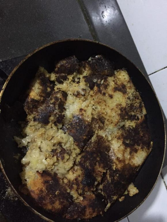 Ngoài ra, dưới phần bình luận, nhiều người cũng không quên “thêm dầu vào lửa” bằng cách “mách mẹo” cho gia đình là nhanh trí mua thêm hộp sữa chua để có ngay món sữa chua nếp cẩm.