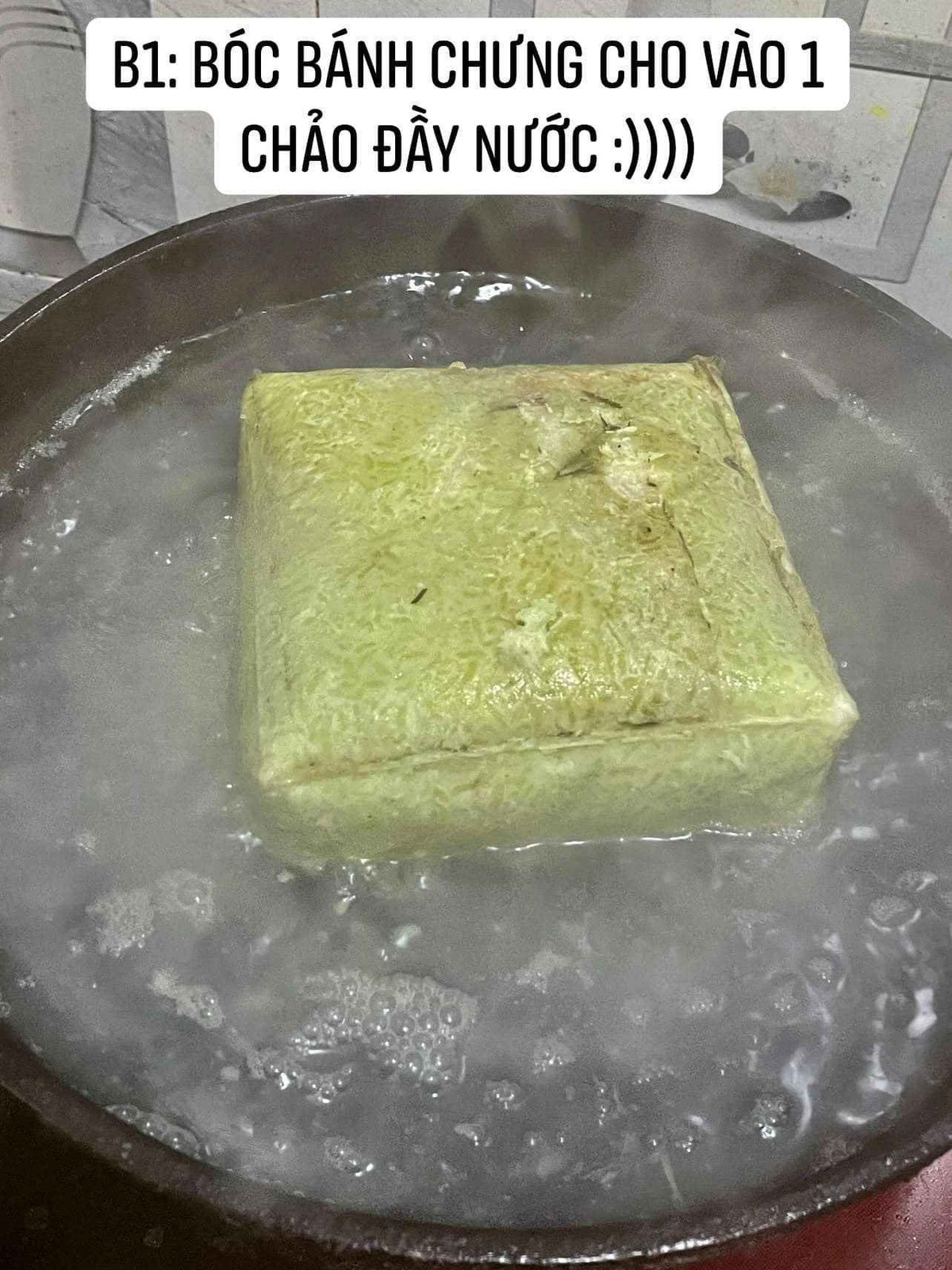 Còn những người con sau khi nhìn thấy kết quả “đu trend” của bố đã không nhịn được mà trêu ngay. Bạn thì hỏi bố mình “Chè oreo hả ba?”, bạn khác lại hỏi mẹ “Chè đậu đen hả mẹ?”, “Cháo bị khét hả mẹ?”,...