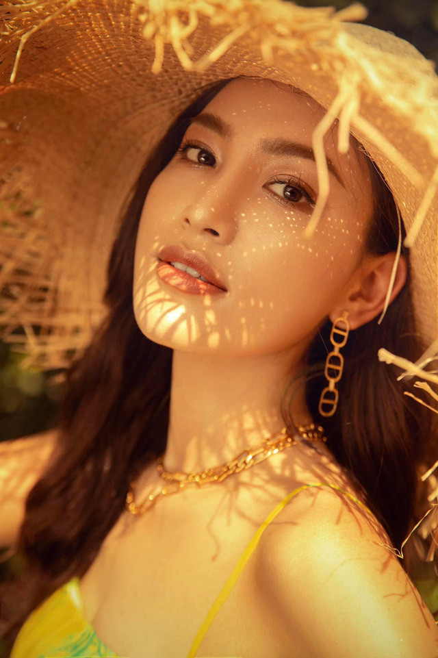 Linh Thủy từng chia sẻ, những buổi đầu lên sóng Thời sự 19h, khi dẫn xong cô hay hỏi những anh chị đi trước về cách thể hiện của mình, có chỗ nào cần điều chỉnh, từ điều rất nhỏ như ánh mắt thể hiện thế nào...