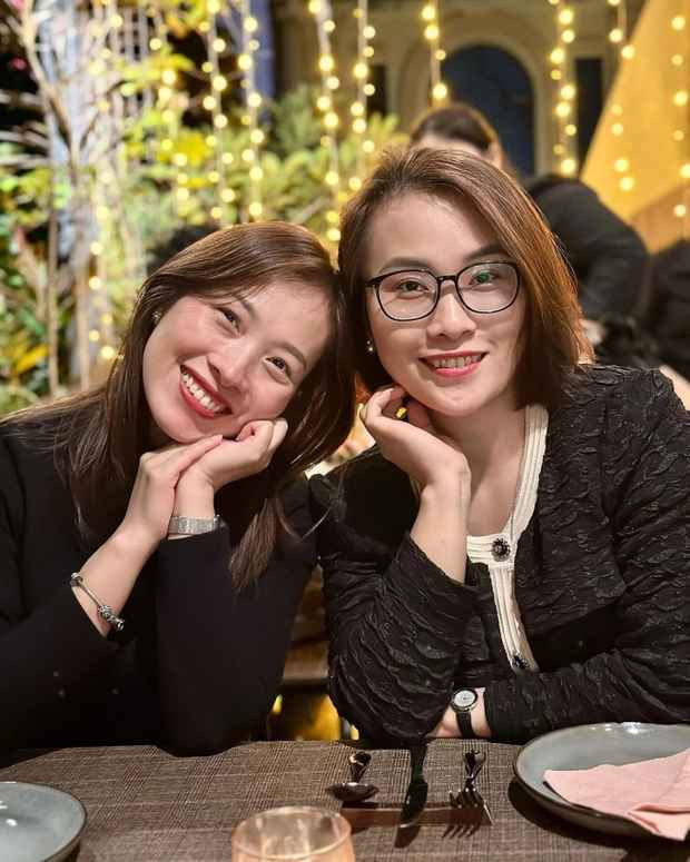 Khánh Vy từng chia sẻ về khối tài sản của mình khiến nhiều người phải trầm trồ: Tự mua xe ô tô cho mình và mua một mảnh đất tặng bố mẹ khi chỉ mới 19 tuổi. Sở hữu một căn nhà ở Hà Nội rộng 100m2, có 3 phòng ngủ, 2 phòng tắm và 1 ban công không lâu sau đó. Đầu năm 2023, cô lại gây choáng ngợp khi cho biết tậu căn nhà thứ 2 ở tuổi 24 tại TPHCM. Ngoài ra, cô nàng còn có bộ sưu tập túi hiệu đắt đỏ.