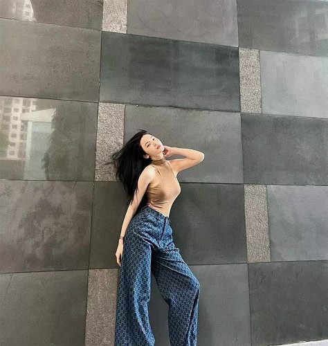 Nhiều ý kiến đánh giá Thanh Huyền là người đẹp có nhan sắc nổi bật nhất trong số các cô gái Quang Hải từng hẹn hò.